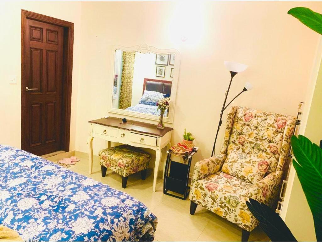 Stunning And Peaceful 1Bhk,Free Parking + Wifi Apartamento Islamabad Exterior foto